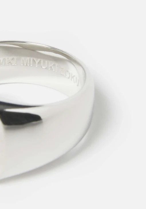 MKI OVAL SIGNET RING