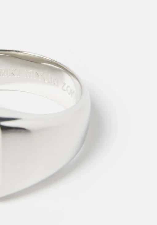MKI SQUARE SIGNET RING