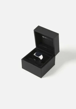 MKI SQUARE SIGNET RING